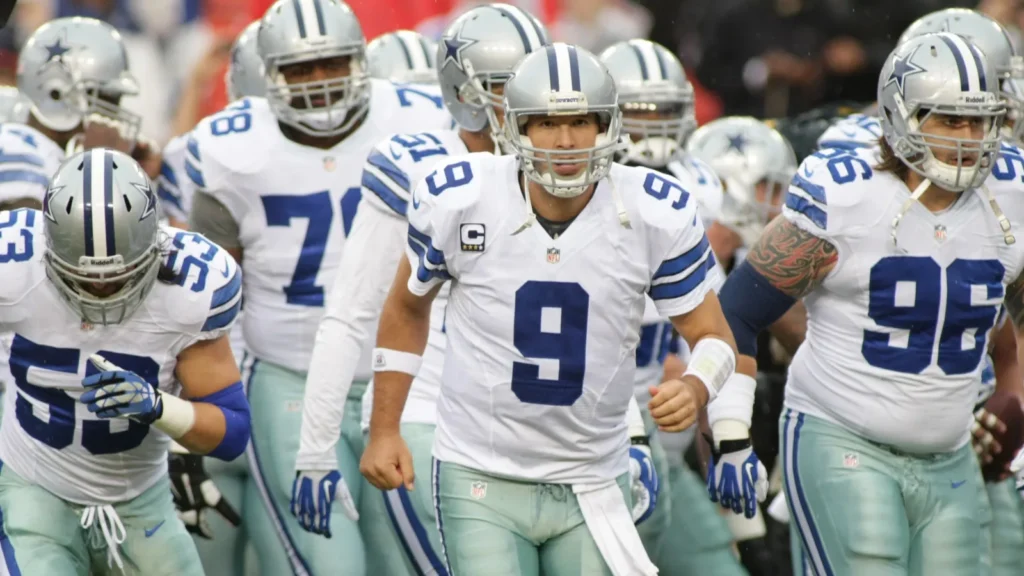 tony romo quarterback for the dallas cowboys