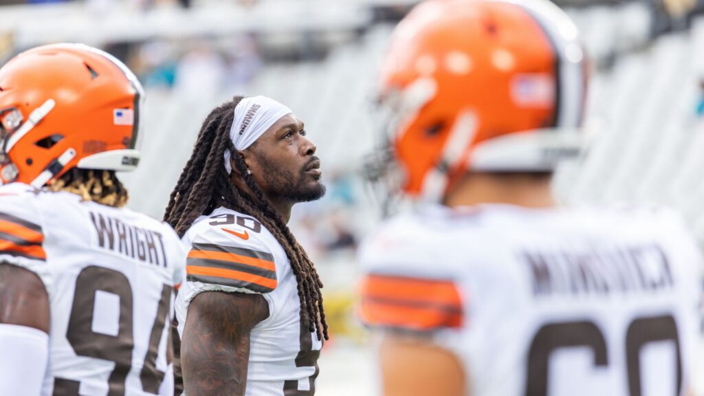 Jadeveon Clowney looking on during the game.