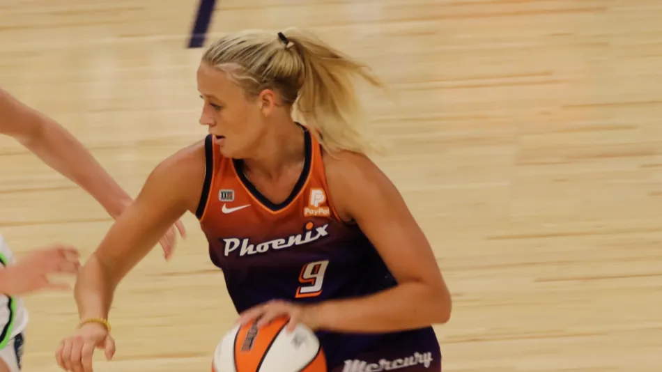 Sophie Cunningham in action