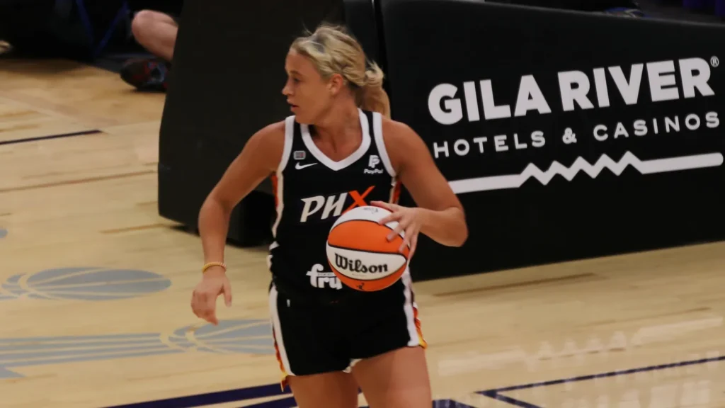 Sophie Cunningham in action