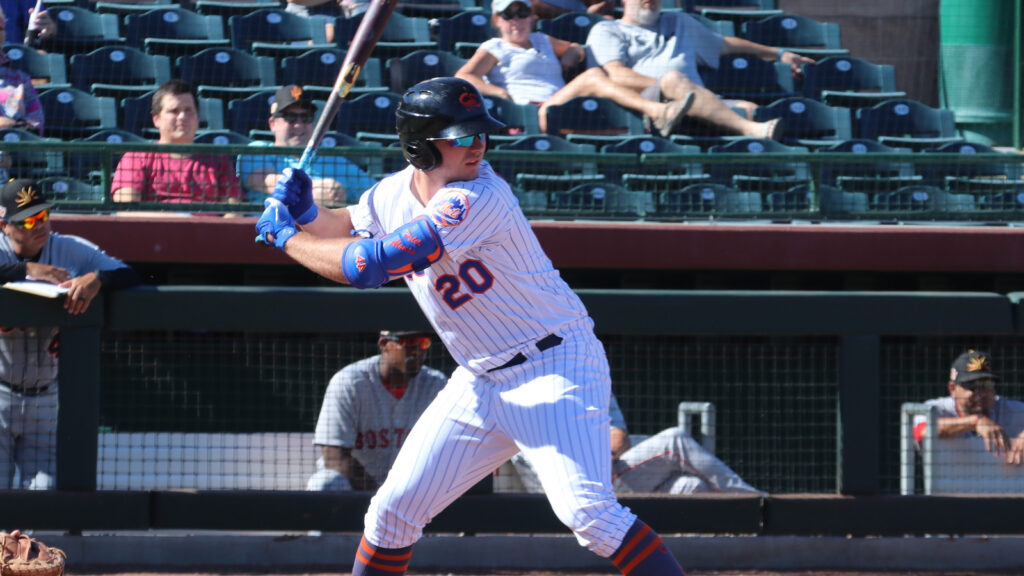 Peter Alonso in action