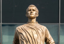 The fastest goals ever scored in FIFA World Cup history Statue of Flórián Albert