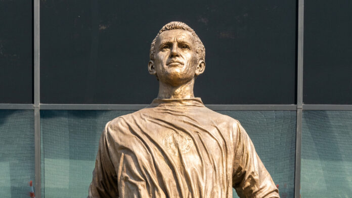 Statue of Flórián Albert