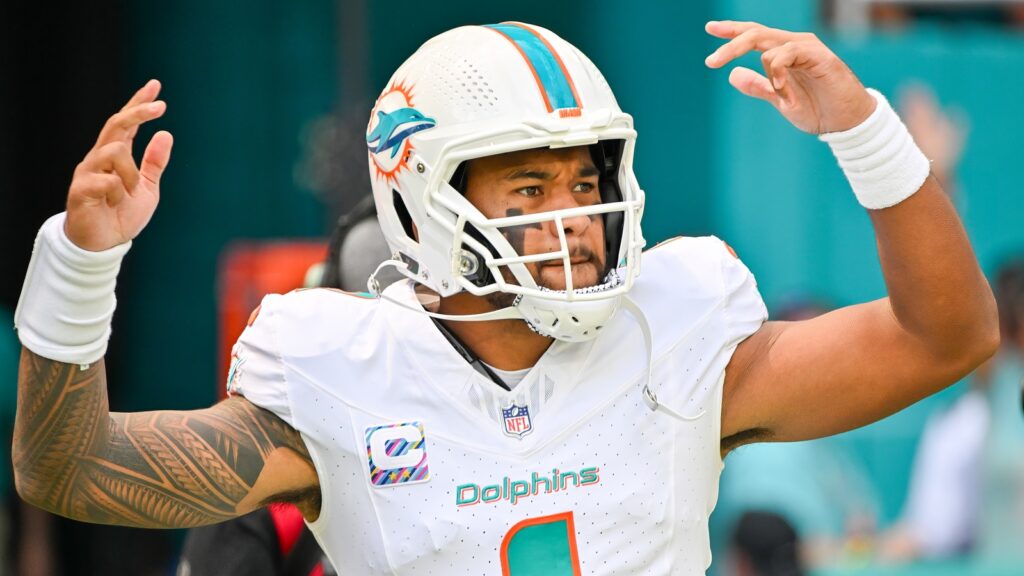 Tua Tagovailoa in action