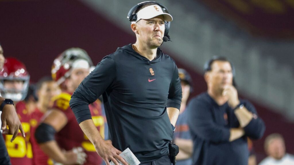 Lincoln Riley during an NCAA college football game.