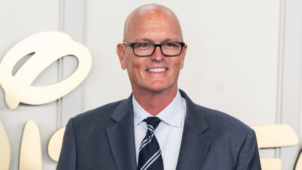Scott Van Pelt at an event
