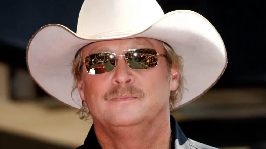 Alan Jackson posing for the cameras