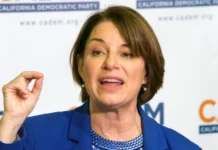 Klobuchar’s NFL post draws criticism over outfit choice and prompts online backlash long beach ca nov 16 2019 presidential candidate amy