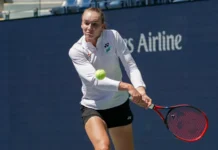 Elena Rybakina in action during a tennis match.