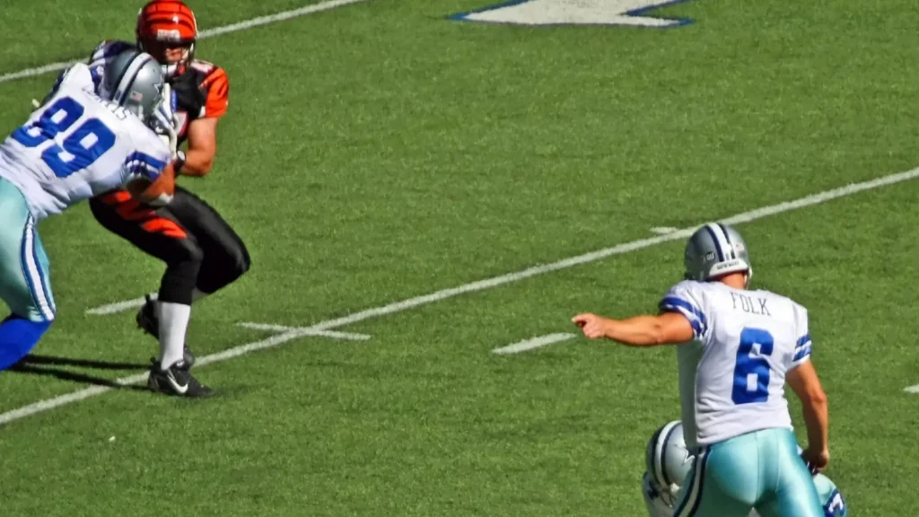 nick folk kicks off