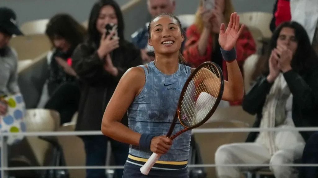 Qinwen Zheng at the tennis match.