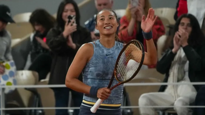 Qinwen Zheng at the tennis match.