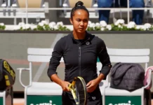 Leylah Fernandez at the tennis court.