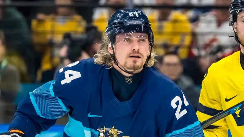 Roope Hintz in action