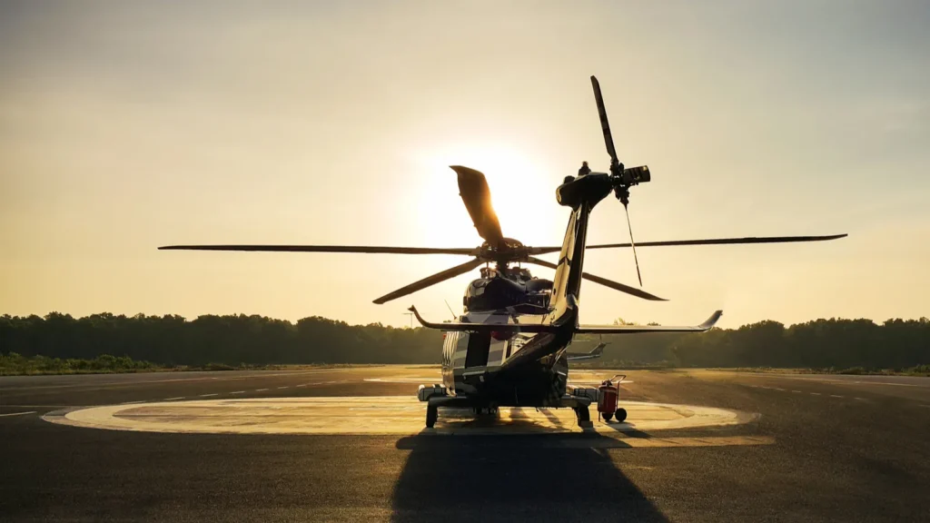 Helicopter landing on an offshore