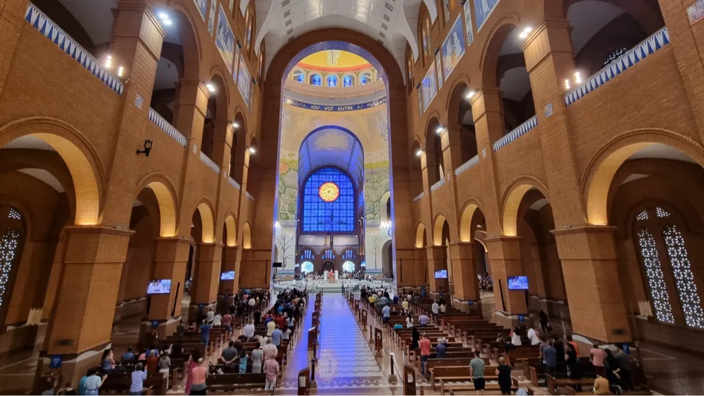religion catholicism movement of the faithful in the sanctuary of